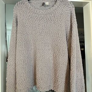 Divided brand popcorn style knit sweater in gray.